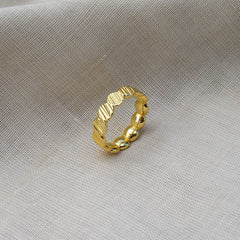 Origins Charm Ring Gold