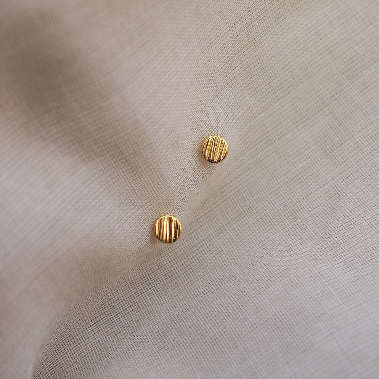 Origins Studs Gold