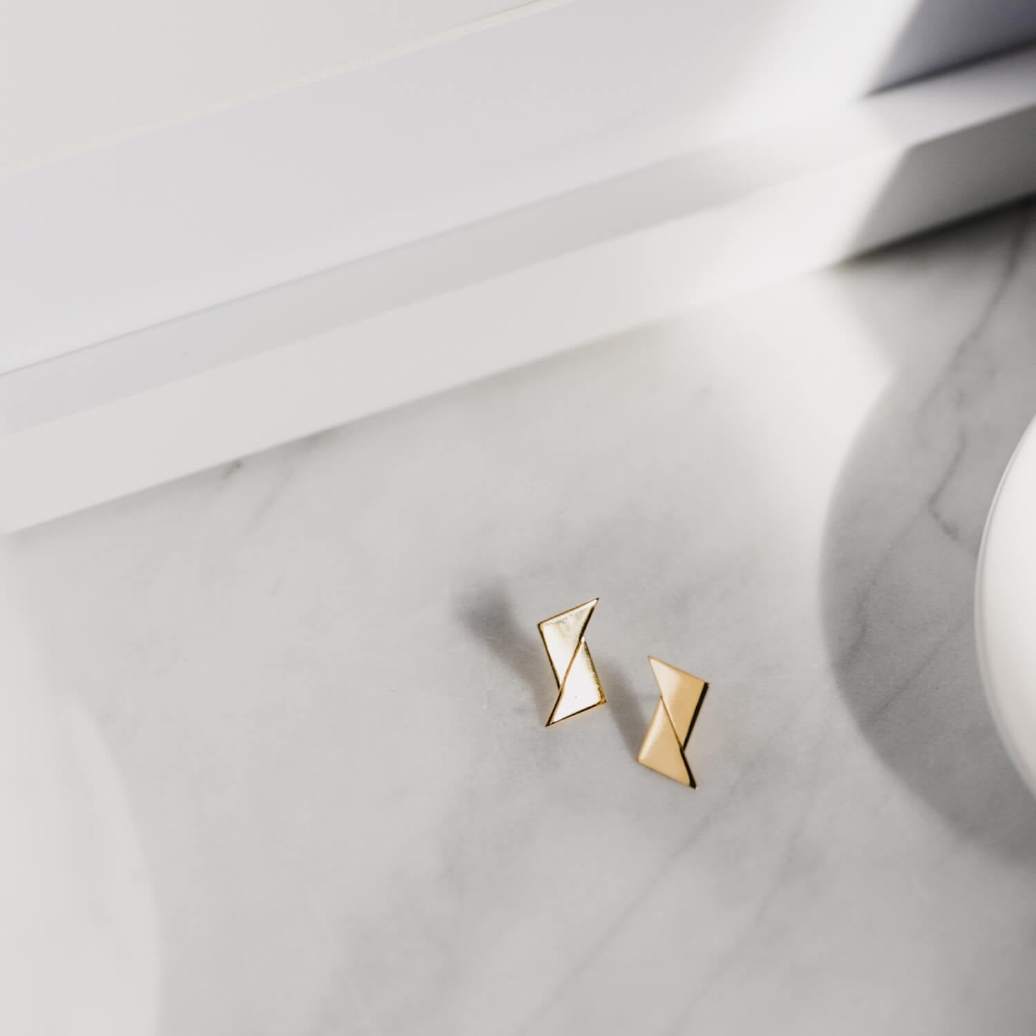 Union Triangles Studs Gold