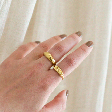 Amar Signet Ring Gold