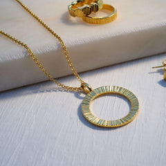 Doru Circle Necklace Gold