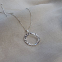 Doru Circle Necklace Silver