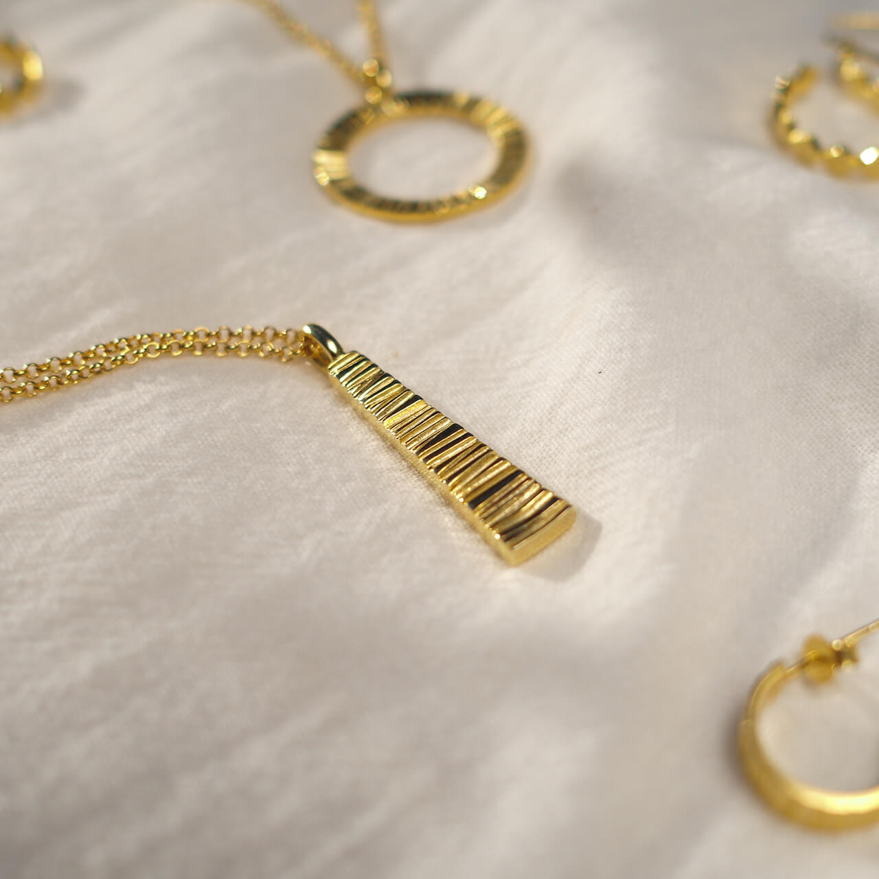 Doru Tapered Necklace Gold