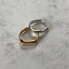 Amar Signet Ring Gold